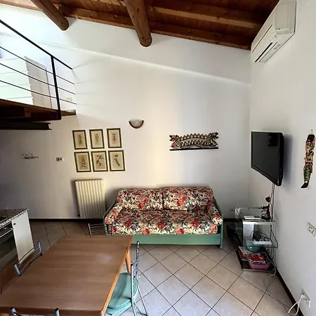 Mansarda Con Balcone Nel Cuore Di Brenzone Sul Garda Apartment Castelletto Di Brenzone