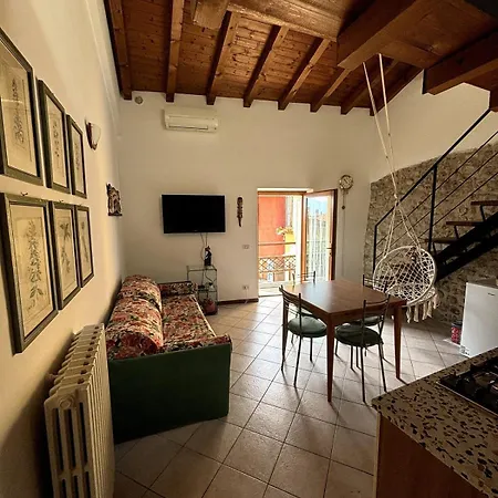 Mansarda Con Balcone Nel Cuore Di Brenzone Sul Garda Apartment