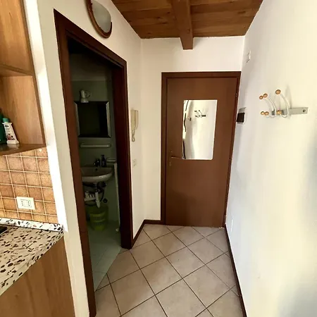 Apartment Mansarda Con Balcone Nel Cuore Di Brenzone Sul Garda *